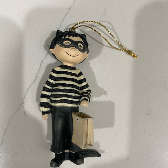 Lang & Wise Halloween Figurine Ornament  “Masked Cat” 3.5” - Picture 4 of 5